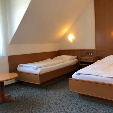 胡贝托斯汉玛赫酒店 2*